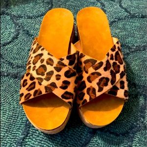 Platform, size 8 Leopard Print Sandals! NEW
